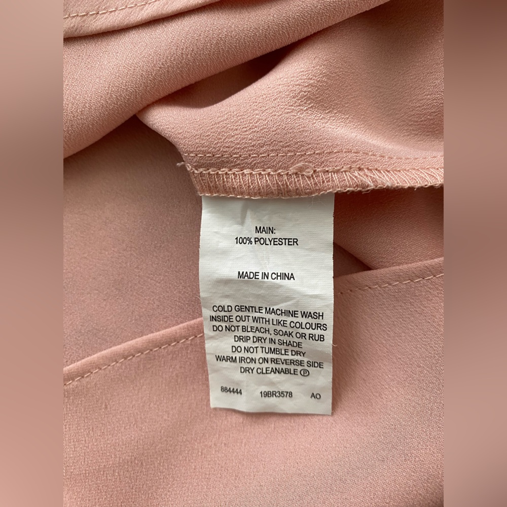 Basque Blush Sleeveless Blouse - Picture 3 of 4